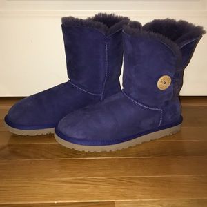 Women’s UGG-Bailey Button